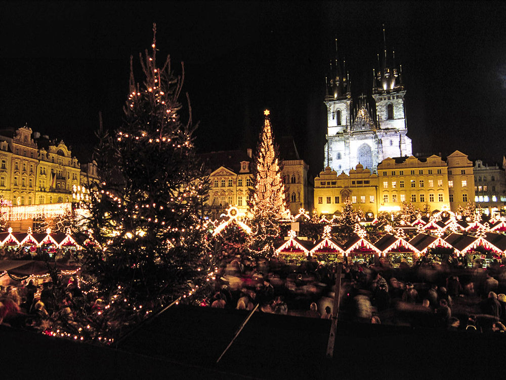 Historie Firmy - Výzdoba Staroměstského náměstí v Praze z roku 1997